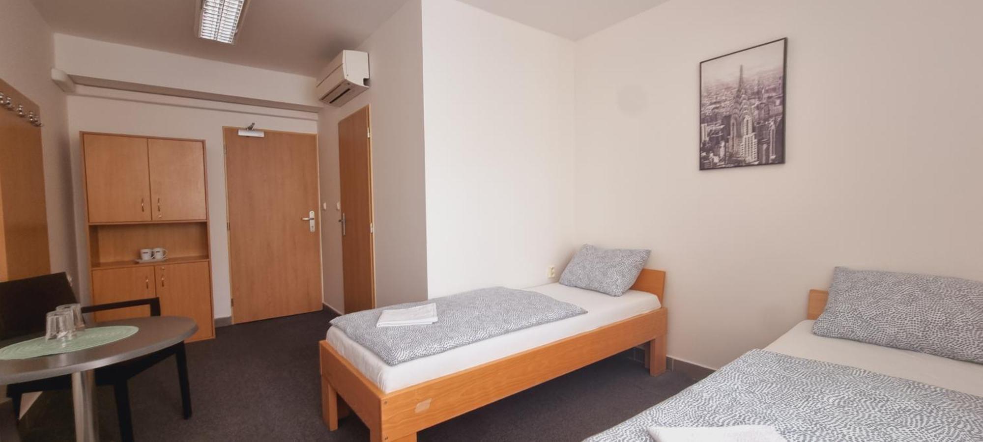 Hotel Rada Ostrava Buitenkant foto